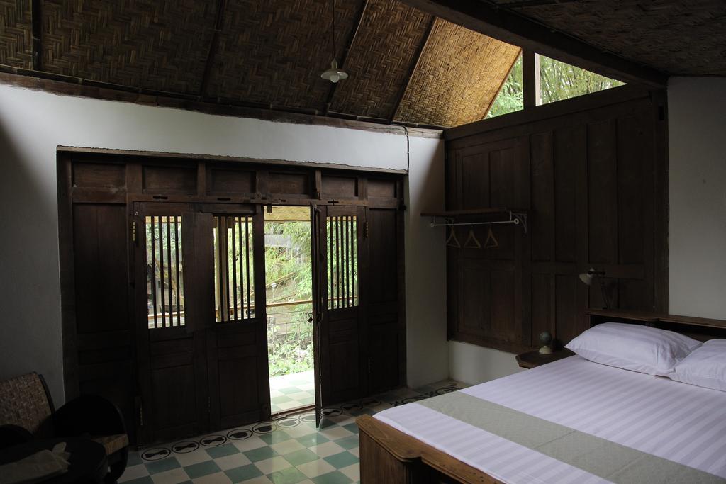 Rumah Senjakala Bantul Buitenkant foto