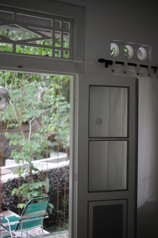 Rumah Senjakala Bantul Buitenkant foto