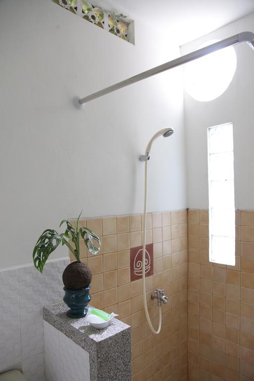 Rumah Senjakala Bantul Buitenkant foto